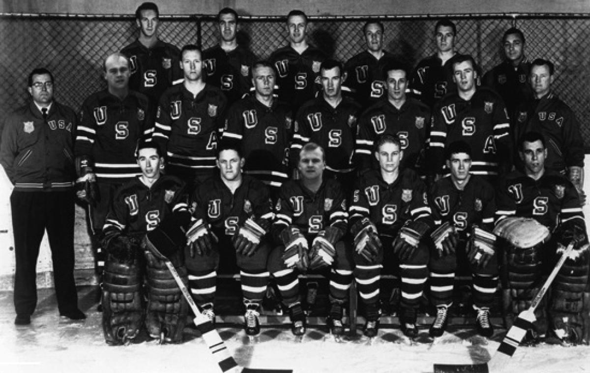photos-historiques-1960-equipe-hockey