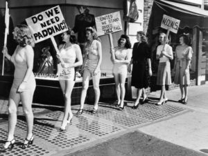 15-photos-anciennes-de-femmes-boycotte