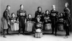 16-photos-anciennes-de-femmes-basketball