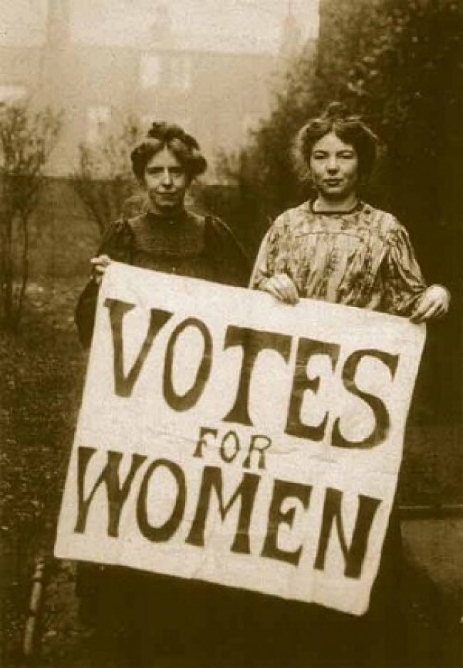 4-photos-anciennes-de-femmes-votes-femmes