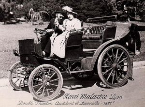 photo-ancienne-Audibert-et-Lavirotte-double-phaeton-a--hautes-roues---Voiture-ancienne-de-1897